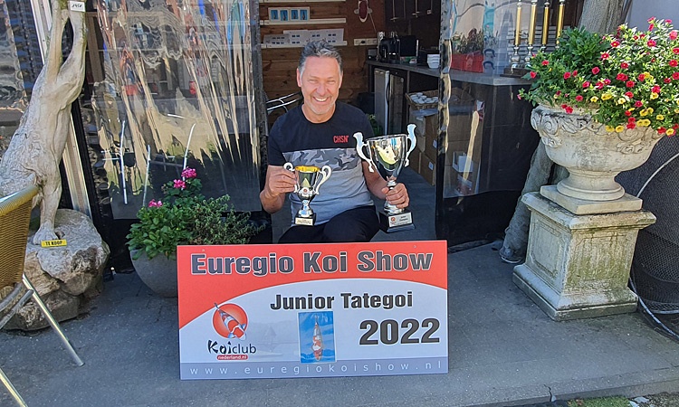 De Junior tategoi verlaat het huis