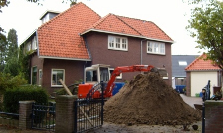 De vijverbouw is begonnen