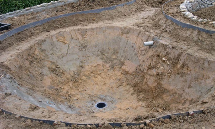 Een nieuwe vijver in opbouw