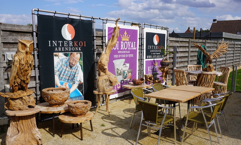 Meubelen en kunstwerken in Teakwood