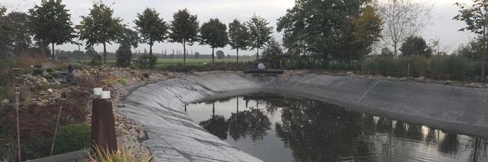 De bouw van de grote natuurvijver