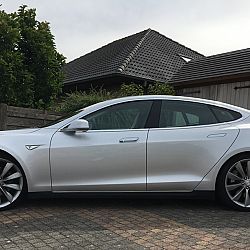Tesla te koop: afbeelding 2