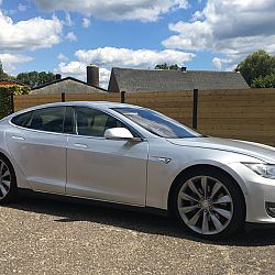 Tesla te koop: afbeelding 5